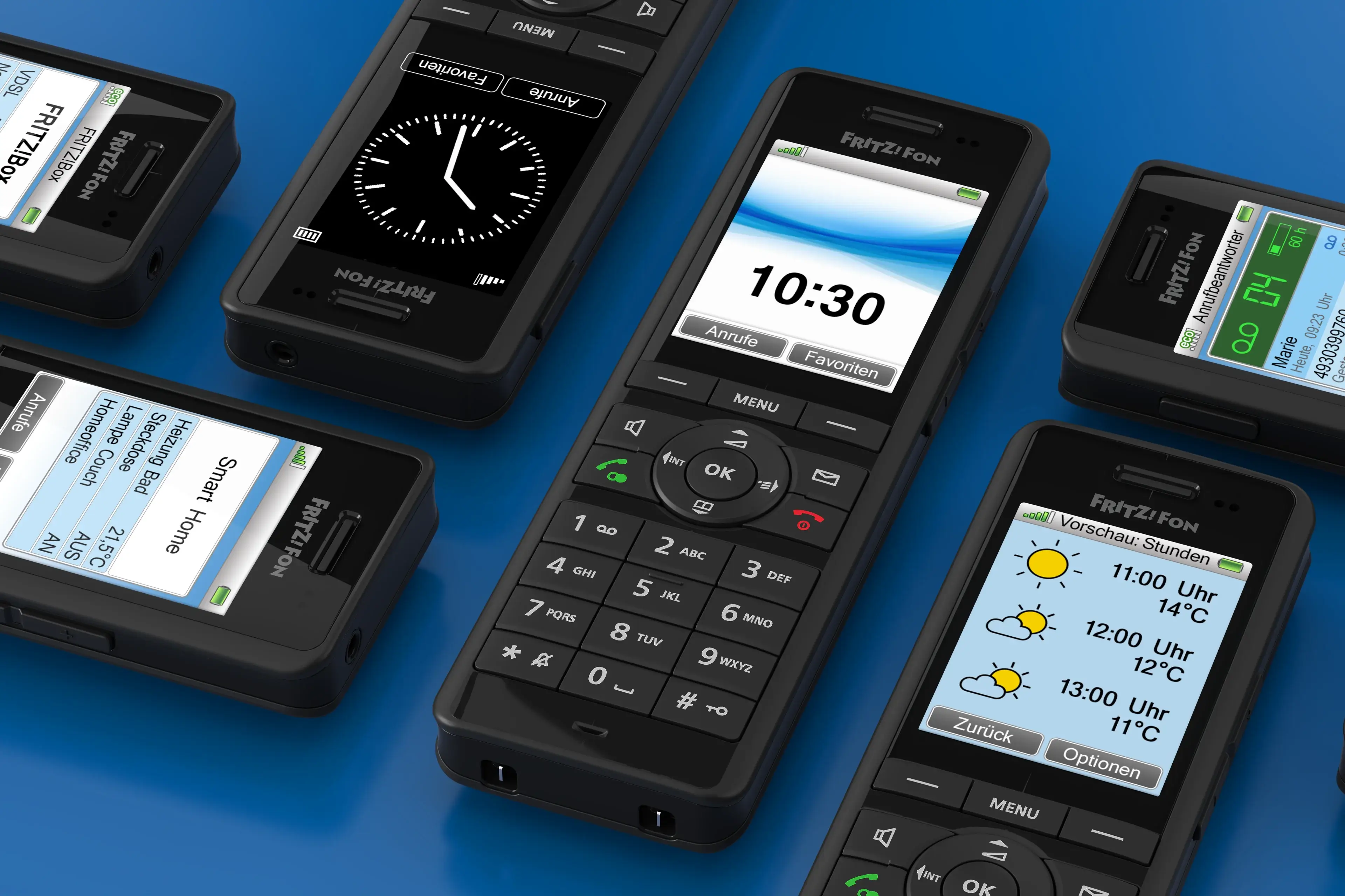 FritzFon-Mobiltelefone auf einem blauen Hintergrund mit Wetter- und Uhranzeige, modern und funktional.